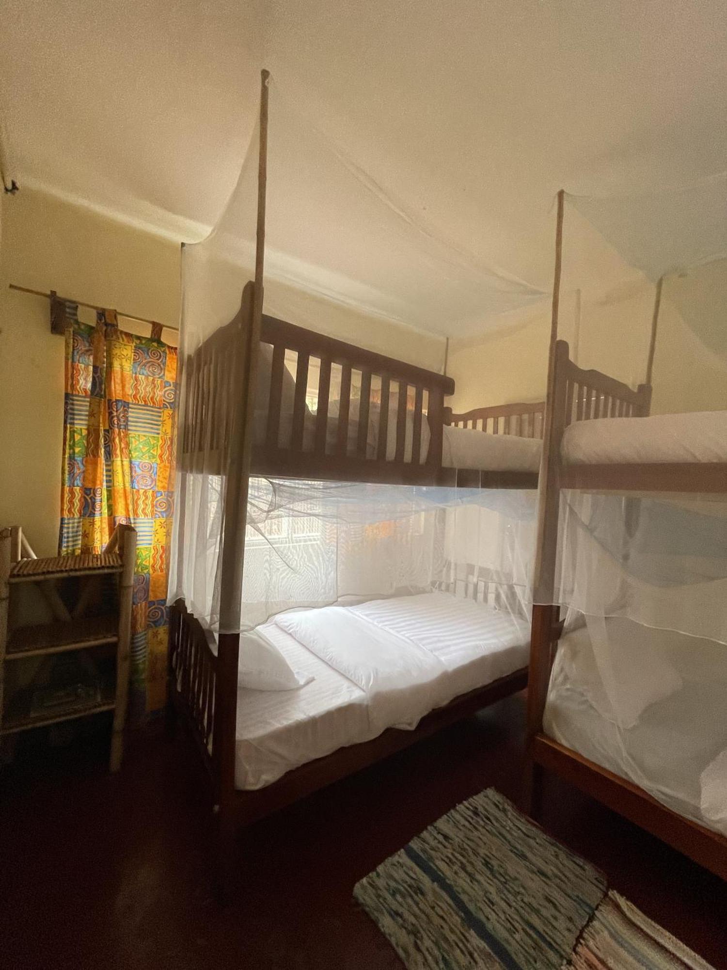 Hostel Jinja Backpackers Pokoj fotografie